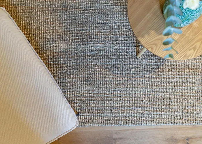 Ambiance Nature Aux Portes Des Halles De * Nimes