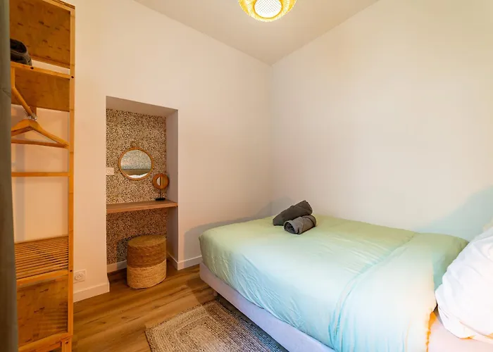 Ambiance Nature Aux Portes Des Halles De * Nimes